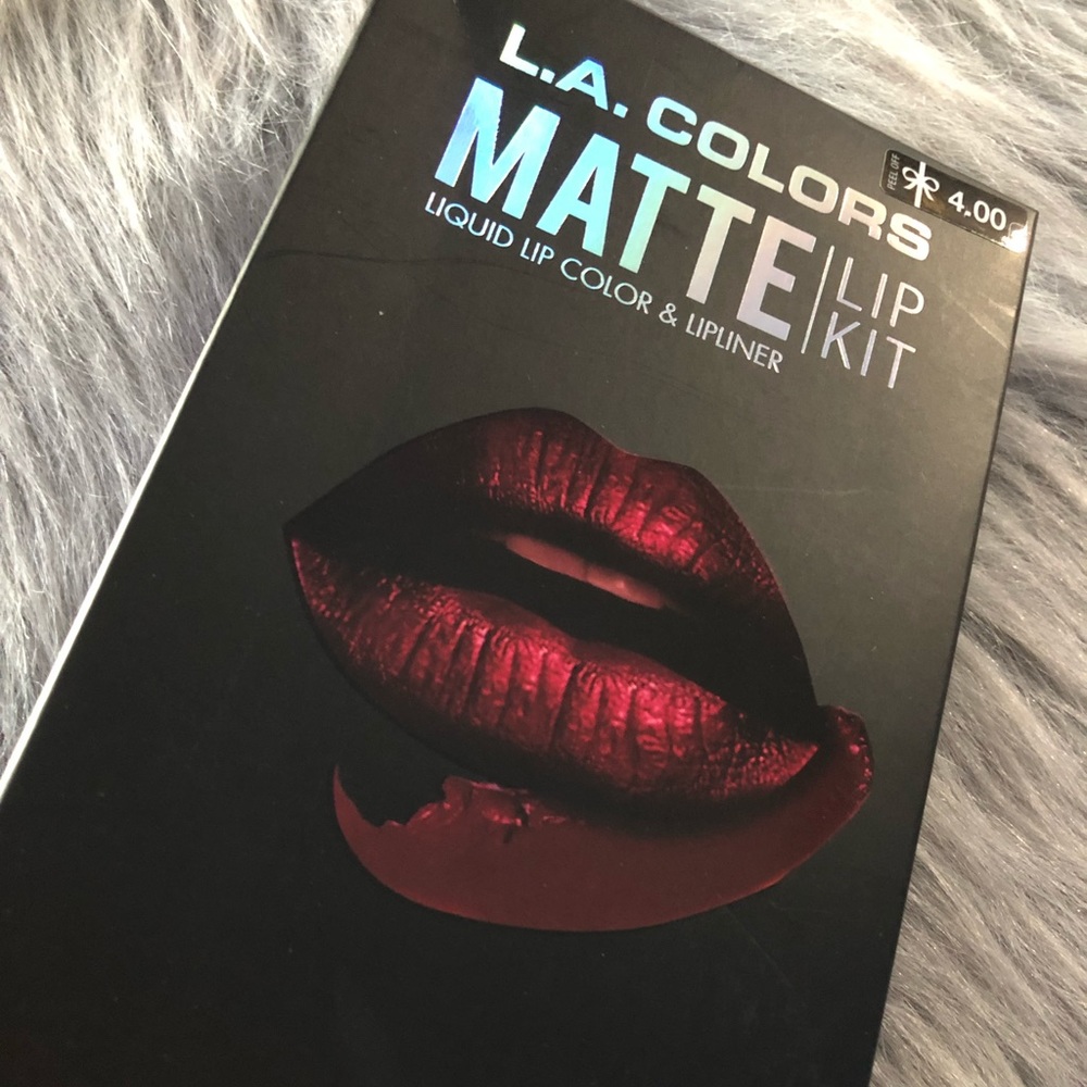 L.A. COLORS lip kit